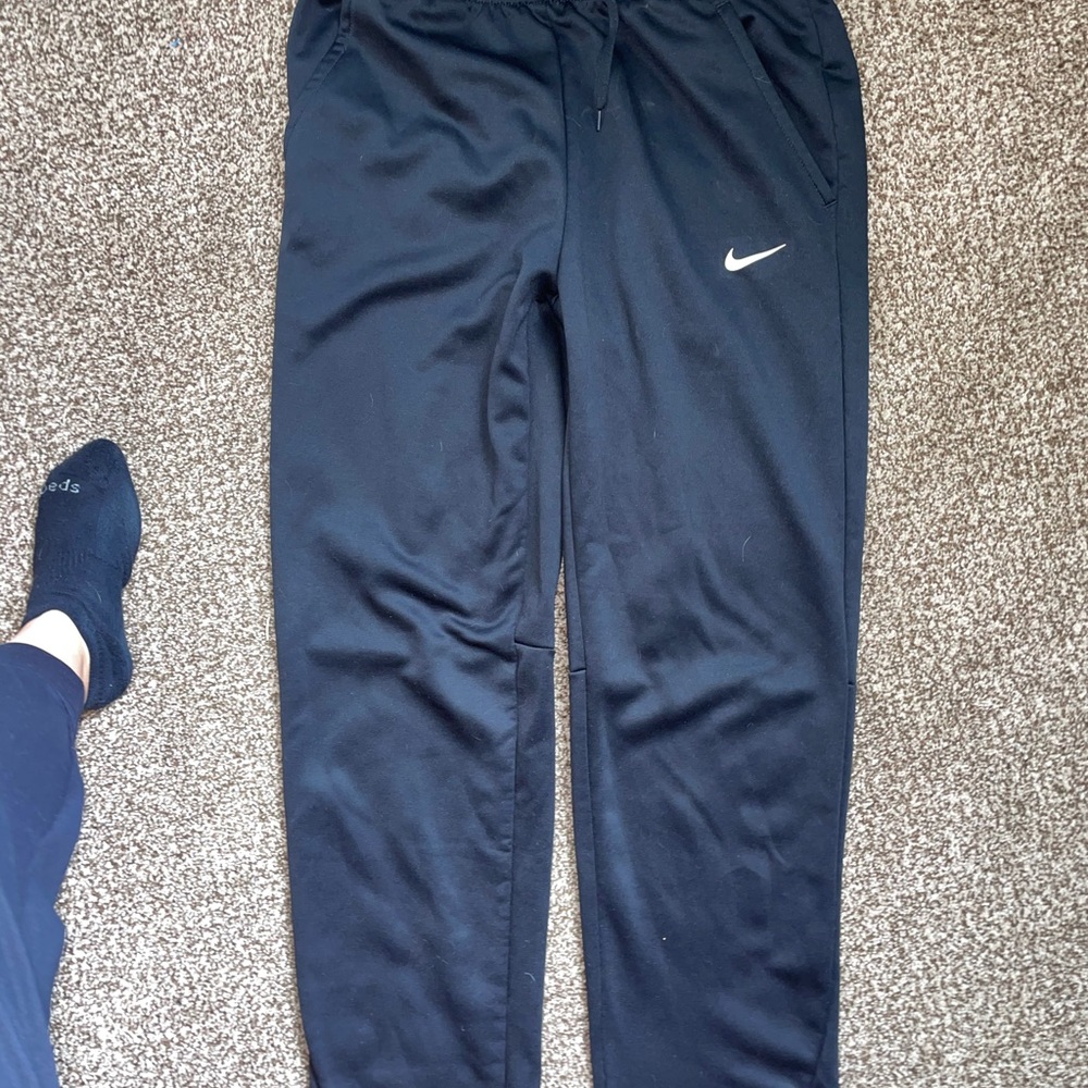 CLOSET CLEAN OUT - Picture 2 of 5